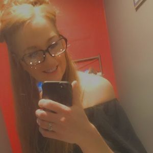 Meet your Posher, Holly